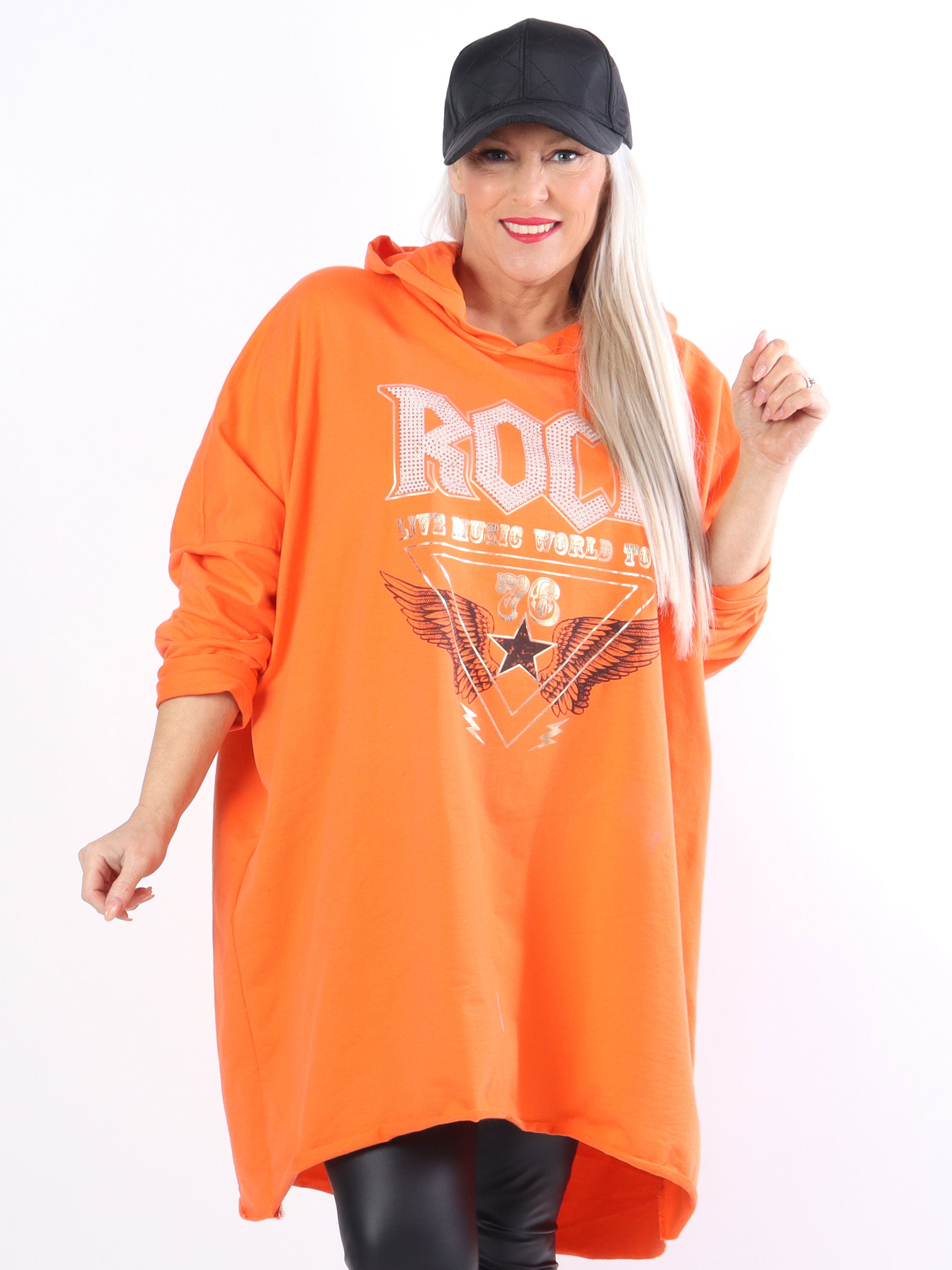 Rock - Cool klänning i stora storlekar med huva och text